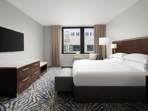 Hilton Indianapolis Hotel & Suites : photo 3 de la chambre one-bedroom presidential suite with sofa bed
