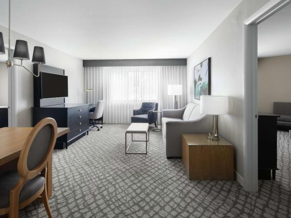 DoubleTree Suites by Hilton Charlotte/SouthPark : photo 2 de la chambre suite 2 chambres lit queen-size