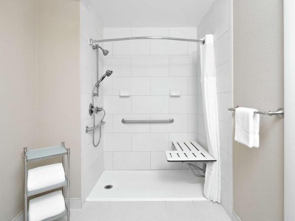 DoubleTree Suites by Hilton Charlotte/SouthPark : photo 1 de la chambre suite lit king-size 1 chambre - accessible aux personnes à mobilité réduite - non-fumeurs