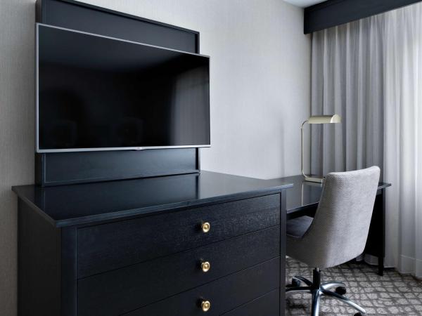 DoubleTree Suites by Hilton Charlotte/SouthPark : photo 3 de la chambre suite 2 chambres lit queen-size