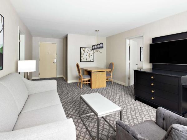 DoubleTree Suites by Hilton Charlotte/SouthPark : photo 4 de la chambre suite 2 chambres lit queen-size