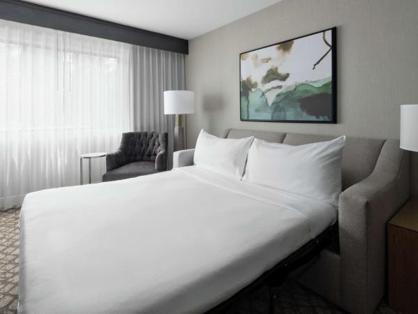 DoubleTree Suites by Hilton Charlotte/SouthPark : photo 6 de la chambre suite 2 chambres lit queen-size