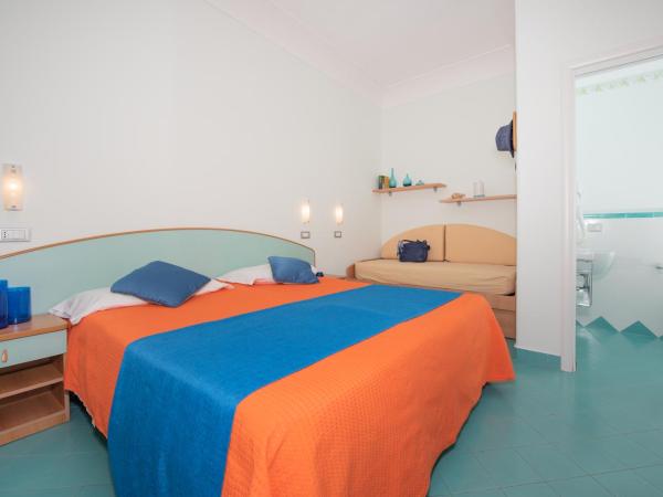 Hotel Villa Sirena : photo 1 de la chambre chambre double ou lits jumeaux - vue sur piscine