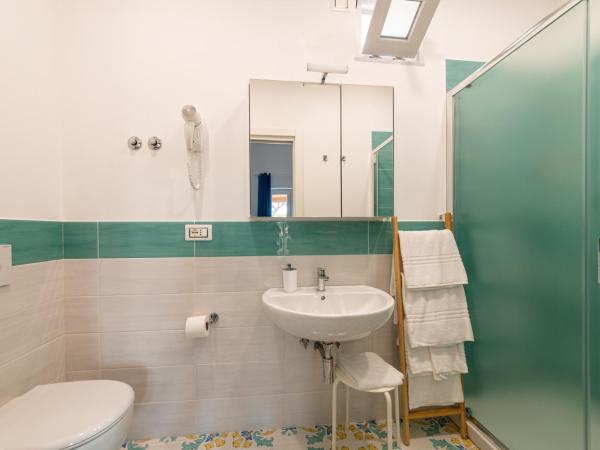 Hotel Villa Sirena : photo 2 de la chambre chambre double ou lits jumeaux - vue sur piscine