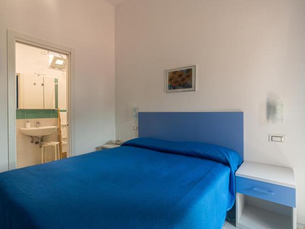 Hotel Villa Sirena : photo 4 de la chambre chambre double ou lits jumeaux - vue sur piscine