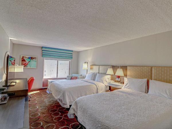 Hampton Inn Tropicana : photo 6 de la chambre chambre 2 lits queen-size - non-fumeurs