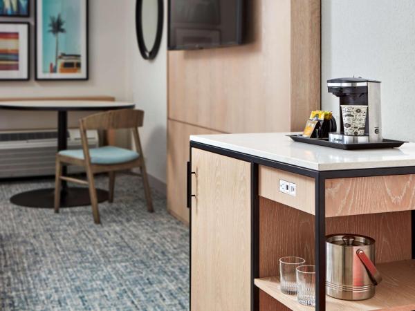 Hotel MDR Marina del Rey- a DoubleTree by Hilton : photo 4 de la chambre chambre lit king-size