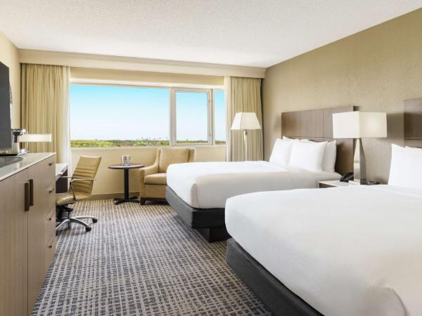 DoubleTree by Hilton Orlando Airport Hotel : photo 5 de la chambre chambre avec 2 lits queen-size et balcon - non-fumeurs