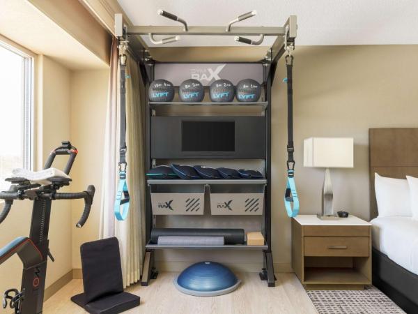 DoubleTree by Hilton Orlando Airport Hotel : photo 3 de la chambre chambre lit king-size premium