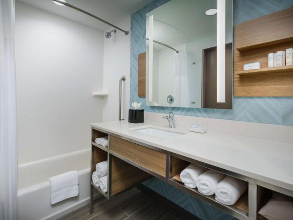 Hilton Garden Inn Apopka City Center, Fl : photo 3 de la chambre chambre lit king-size deluxe - accessible aux personnes à mobilité réduite