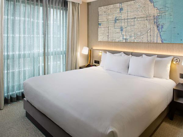 Hilton Chicago Magnificent Mile Suites : photo 1 de la chambre suite 1 chambre lit king-size