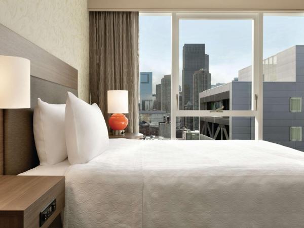Home2 Suites By Hilton Chicago River North : photo 2 de la chambre suite studio lit queen-size - vue sur ville