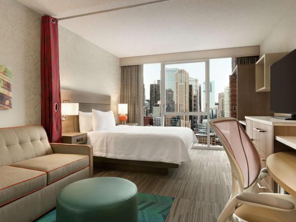 Home2 Suites By Hilton Chicago River North : photo 1 de la chambre suite studio lit queen-size - vue sur ville