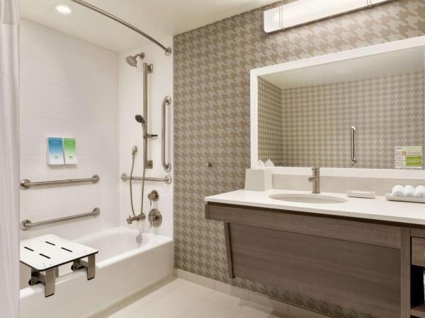 Home2 Suites By Hilton Chicago River North : photo 8 de la chambre king studio suite with accessible tub - mobility access