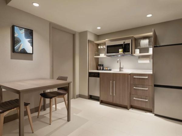 Home2 Suites By Hilton Chicago River North : photo 7 de la chambre king studio suite with accessible tub - mobility access