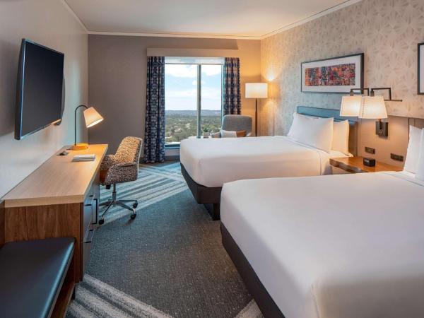 Hilton Garden Inn Austin University Capitol District : photo 1 de la chambre chambre avec 2 lits queen-size - vue sur ville