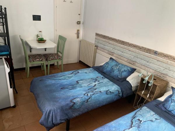 Can Cocollona : photo 6 de la chambre chambre lits jumeaux avec salle de bains commune