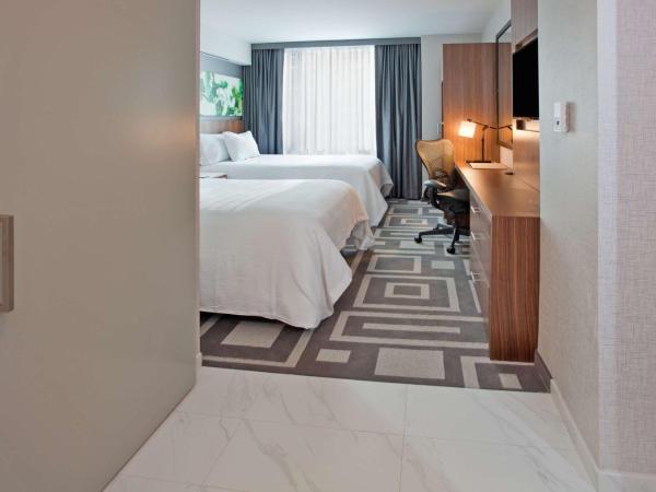 Hilton Garden Inn New York Central Park South-Midtown West : photo 6 de la chambre chambre lit king-size