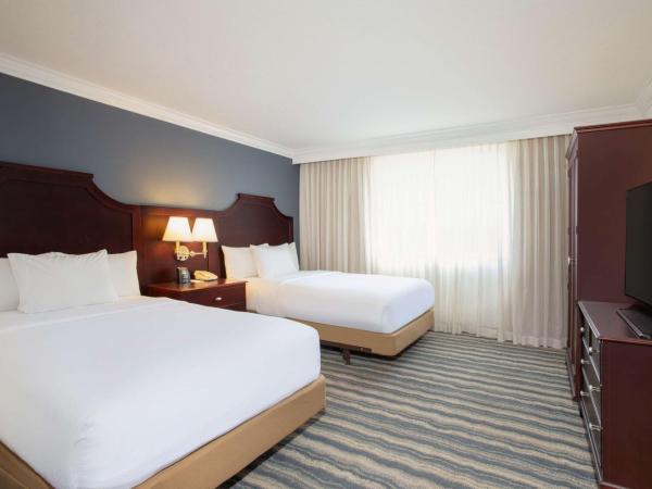 Embassy Suites by Hilton Tampa Brandon : photo 4 de la chambre suite with two double beds - mobility and hearing access/non-smoking