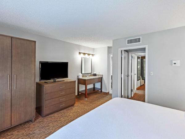 Embassy Suites by Hilton Dallas Market Center : photo 3 de la chambre suite 2 chambres - non-fumeurs