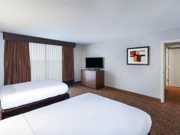 Embassy Suites by Hilton Dallas Market Center : photo 6 de la chambre suite 2 chambres - non-fumeurs