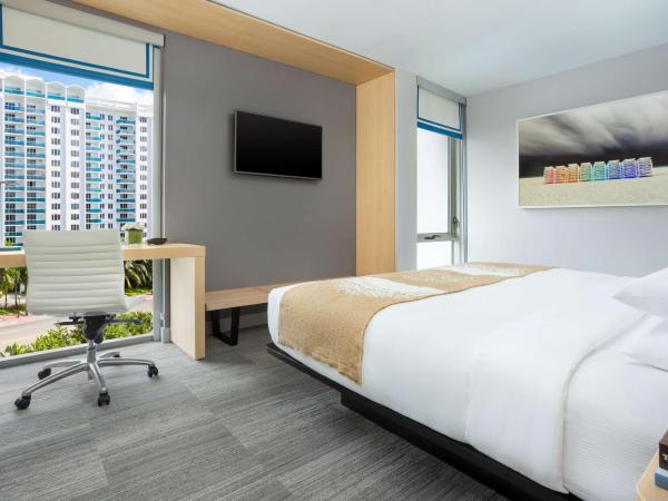 The Gates Hotel South Beach - a Doubletree by Hilton : photo 1 de la chambre chambre lit king-size standard