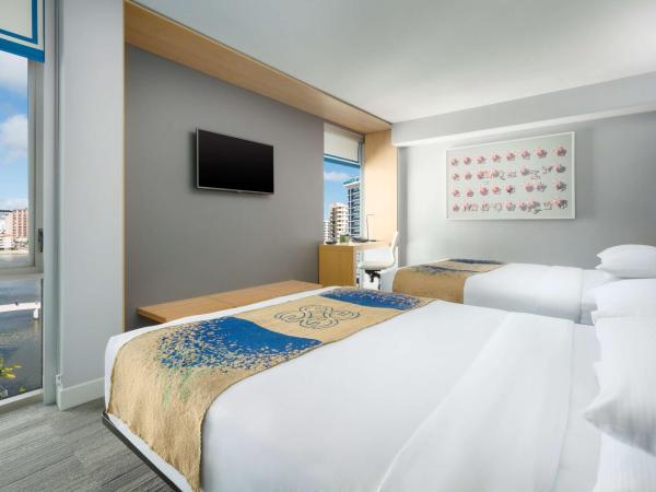 The Gates Hotel South Beach - a Doubletree by Hilton : photo 4 de la chambre chambre standard avec 2 lits queen-size