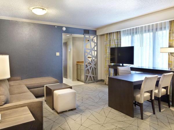 Embassy Suites by Hilton Atlanta Galleria : photo 2 de la chambre suite d’angle lit king-size