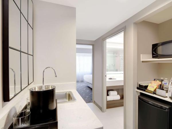 Embassy Suites by Hilton Atlanta Perimeter Center : photo 5 de la chambre suite premium avec lit king-size - non-fumeurs