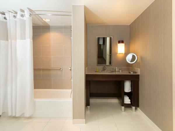 DoubleTree Suites by Hilton Nashville Airport : photo 2 de la chambre one kind suite accessible with tub non-smoking