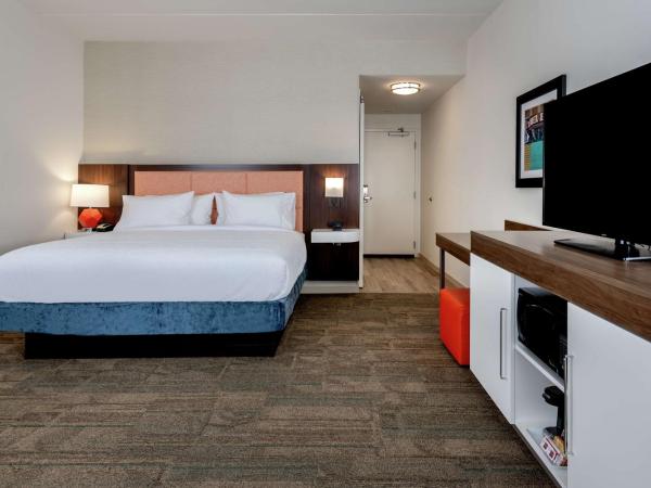 Hampton Inn Baltimore Bayview Campus : photo 1 de la chambre suite studio lit king-size - non-fumeurs