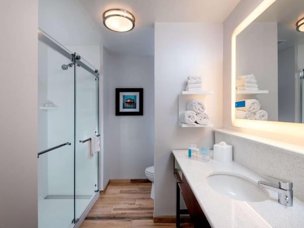 Hampton Inn Baltimore Bayview Campus : photo 4 de la chambre chambre 2 lits queen-size - non-fumeurs