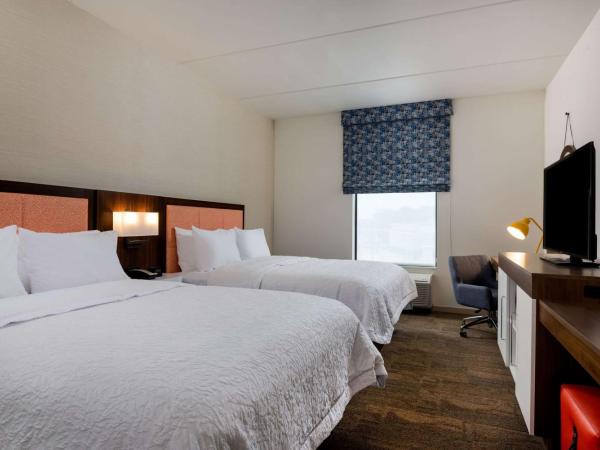 Hampton Inn Baltimore Bayview Campus : photo 1 de la chambre chambre 2 lits queen-size - non-fumeurs