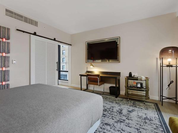 Canopy By Hilton Memphis Downtown : photo 2 de la chambre chambre d'angle lit king-size