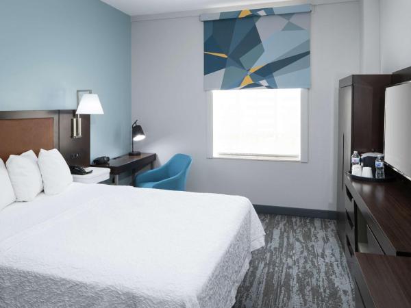 Hampton Inn & Suites Atlanta-Downtown : photo 2 de la chambre double room with bath tub - mobility access/non-smoking
