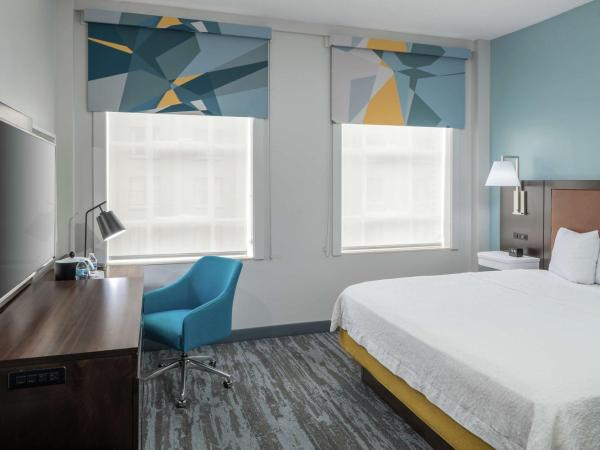 Hampton Inn & Suites Atlanta-Downtown : photo 1 de la chambre chambre lit king-size - non-fumeurs
