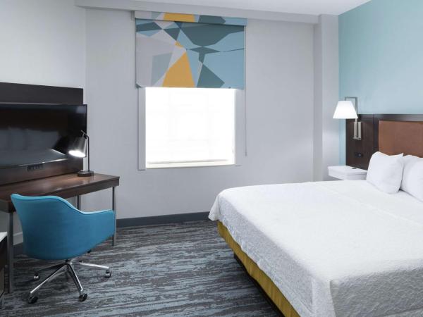 Hampton Inn & Suites Atlanta-Downtown : photo 2 de la chambre suite lit king-size
