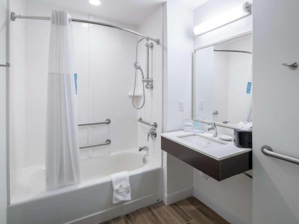 Hampton Inn & Suites Atlanta-Downtown : photo 4 de la chambre double room with bath tub - mobility access/non-smoking