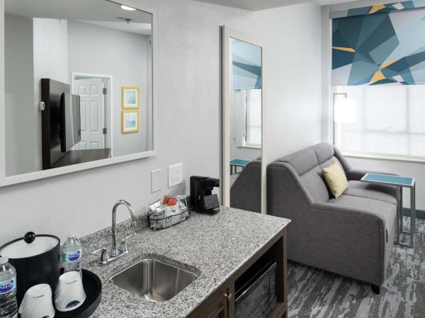 Hampton Inn & Suites Atlanta-Downtown : photo 5 de la chambre suite lit king-size