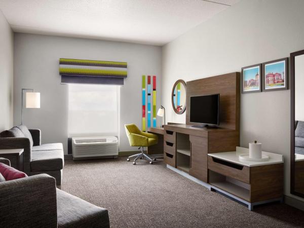 Hampton Inn Indianapolis Northwest - Park 100 : photo 1 de la chambre suite 1 chambre lit king-size avec canapé-lit - non-fumeurs