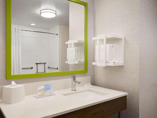 Hampton Inn Indianapolis Northwest - Park 100 : photo 4 de la chambre king room with accessible tub - mobility and hearing access/non-smoking