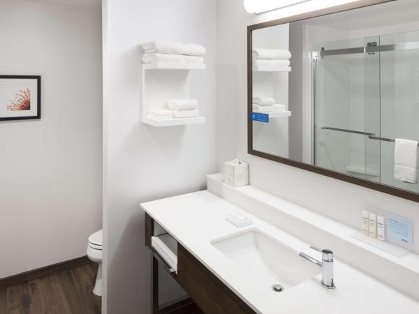 Hampton Inn & Suites Phoenix Downtown : photo 4 de la chambre chambre lit king-size avec canapé-lit - non-fumeurs