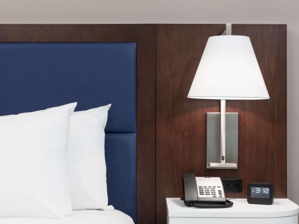 Hampton Inn & Suites Phoenix Downtown : photo 3 de la chambre king studio suite with picture window - non smoking