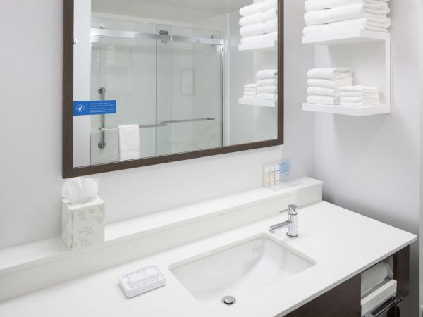 Hampton Inn & Suites Phoenix Downtown : photo 4 de la chambre chambre lit king-size - non-fumeurs