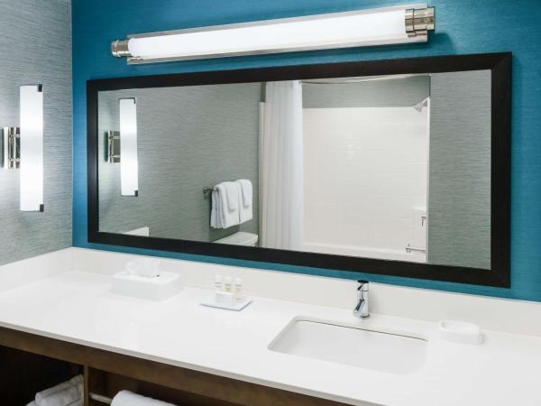 Homewood Suites by Hilton Myrtle Beach Oceanfront : photo 6 de la chambre suite studio lit queen-size - vue sur océan - adaptée aux personnes malentendantes