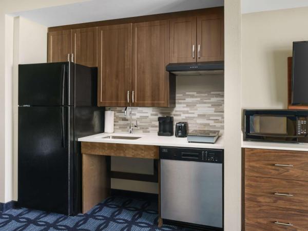 Homewood Suites by Hilton Myrtle Beach Oceanfront : photo 4 de la chambre suite studio lit king-size - vue sur océan - adaptée aux personnes malentendantes