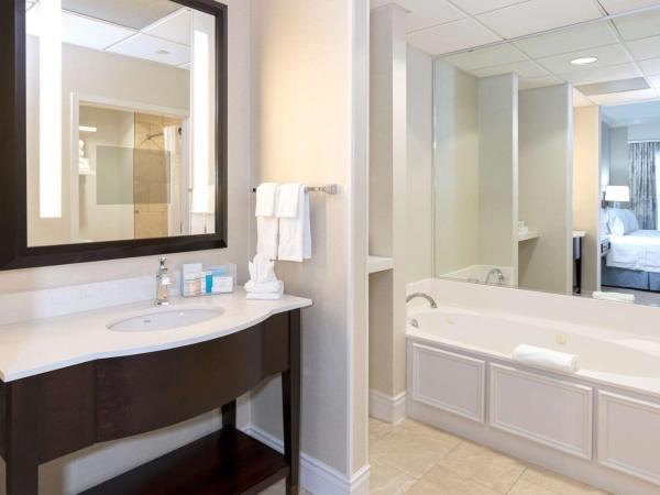 Hampton Inn & Suites South Park at Phillips Place : photo 5 de la chambre deluxe king room with whirpool - non-smoking