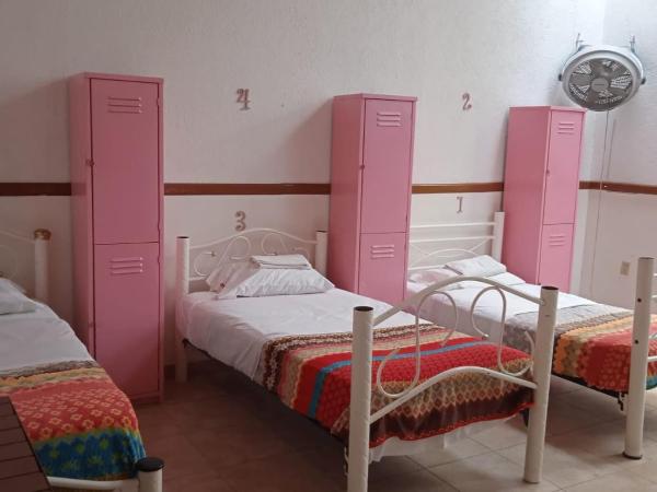 Hostal Santo Domingo : photo 4 de la chambre chambre triple basique