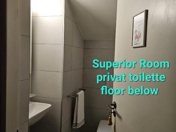 Villa by @ Home Hotel Locarno : photo 10 de la chambre chambre supérieure lit queen-size