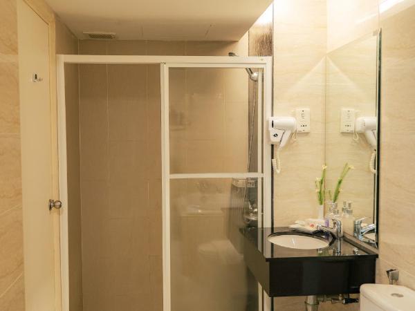 Hotel Sentral Riverview Melaka : photo 5 de la chambre suite exécutive avec baignoire